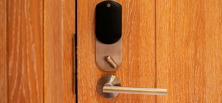 Automatic Locking Door Knob Davis